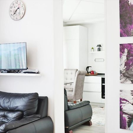 Cozy Apartment In Pristina Exteriör bild